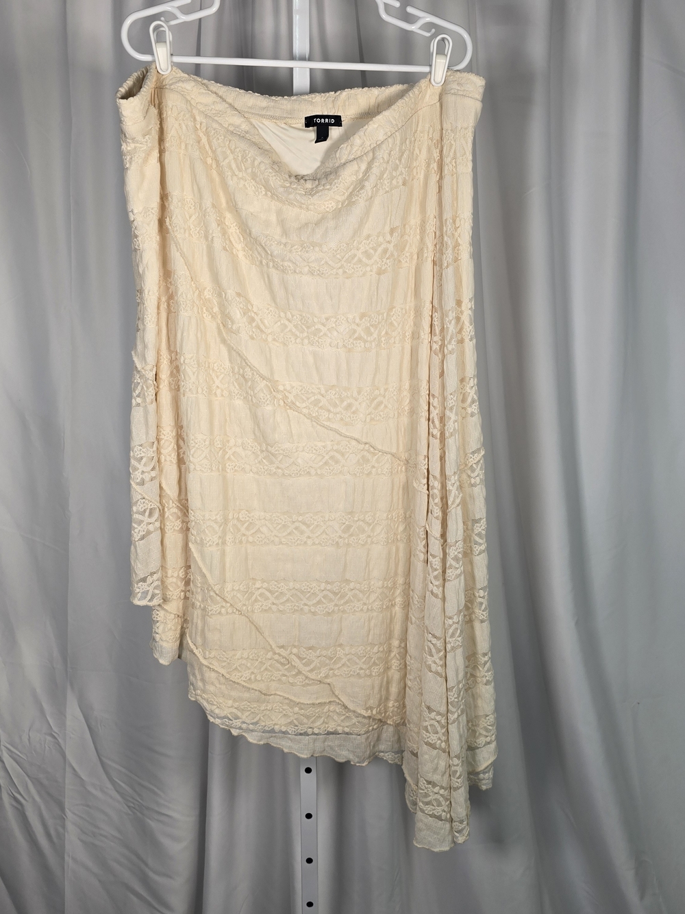 Torrid NEW Long SKIRT Size 3 Asymmetrical Off White w/ Lace Overlay Bohemian